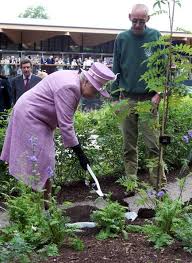 Queen Elizabeth Ii Photos Photos Queen Elizabeth Ii Visits Royal Botanic Garden Edinburgh Elizabeth Ii Botanic Gardens Edinburgh Queen Elizabeth