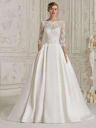Maybe you would like to learn more about one of these? Schulterfreies Brautkleid Mit Corsage Spitzenapplikationen Auf Dem Oberteil Und Abnehmbaren Jackchen Kleid Hochzeit Brautmode Pronovias Brautkleid