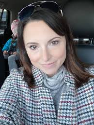 Removal and application of false eyelashes