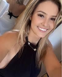 Q como estoy contento de verte A ti dama ❤️❤️❤️ bella Saludos preciosa  ❤️❤️❤️