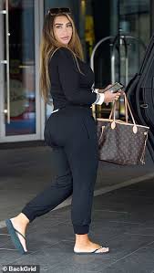 Lauren goodger night out style 12/28/2018 these pictures of this page are about:lauren goodger daily mail. Lauren Goodger Highlights Her Curvaceous Figure As She Checks Into A Hotel Daily Mail Online