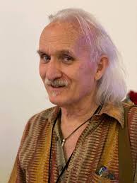 Wonderful time with classmates in Tucson at our destination 55th high  school reunion. We decided to get a group picture even though we would have  the warm Arizona sun in our eyes.