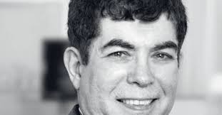 Edward Hoffman: Celebre o tempo em família