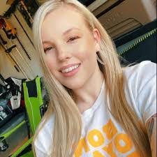 Janet Macias's Instagram, Twitter & Facebook