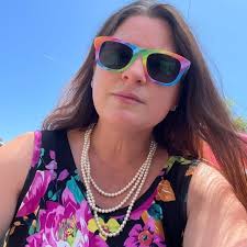 April Blake (@theaprilblake) • Instagram photos and videos