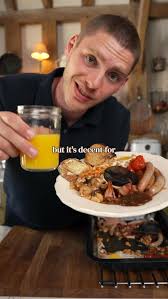 One-Pan Nando's Style Chicken & Rice 🐔 For the chicken: 2 whole chicken  legs 1 tbsp olive oil 1 tbsp garlic PERi-PERi sauce 1 tsp smoked paprika ½  tsp oregano ½ tsp