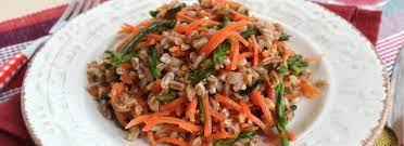 Si deve preparare un brodo vegetale a parte, poi si versa il farro a crudo nell'olio extravergine di oliva con una carota. Come Cucinare Il Farro Misya Info