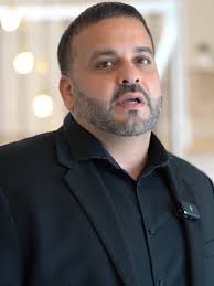 📢 Presentamos a Jovanni Rodríguez, especialista en Short Sale y miembro  del Team de Wendy Rodríguez. 🙌 Si tienes tu propiedad en foreclosure o  necesitas asistencia en cualquier proceso de real estate ...