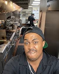 Courtney Beavers's Instagram, Twitter & Facebook