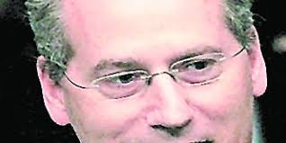 Florida attorney general candidates are opposites