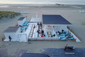 The beach is open every day of the week. Strandbar Barza Beach Die Belgische Kuste