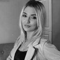 Shauna Holifield's Instagram, Twitter & Facebook