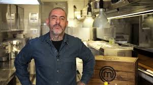 Com um jeito irreverente e único, o chef henrique fogaça vai te provar que é possível preparar pratos incríveis de maneira simples e descomplicada. Henrique Fogaca Desafia Ana Paula Padrao Paola E Jacquin Em Nova Live Do Masterchef Brasil