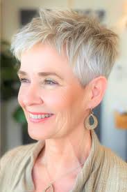 30 Flawless Short Hairstyles For Women Over 60 With Fine Hair