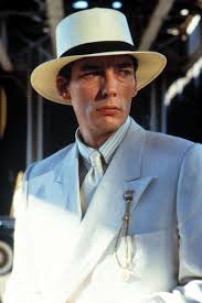puertatanhause Billy Drago (The untouchables) y Darren E. Burrows (Doctor  en Alaska) son padre e hijo.