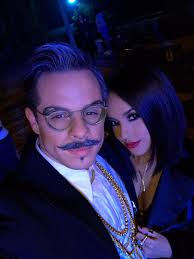 Becky g's mayores is one of her biggest hits, and has racked up more than 1.4 billion youtube views since its release. Becky G A Twitter So Grateful To Have Beaucaspersmart In The Mayores Video Gracias Sorry For Stealing Your Watch Money And Car Https T Co Glbldskg9l