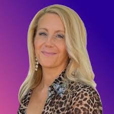 Kasey Holman's Instagram, Twitter & Facebook