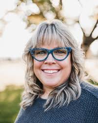 Robin Weston's Instagram, Twitter & Facebook