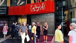 Lille Un An Apres L Annonce De La Fermeture Des Galeries Lafayette Le 31 Rue De Bethune Sonne Toujours Creux La Voix Du Nord