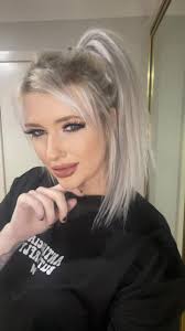 Captivating Bad Girl Selfies for Trendy TikTok Moments