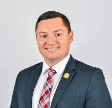 Jason Poquette Raises the Bar