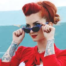 50 Rockabilly Frisuren Fur Frauen Zum Nachstylen Rockabilly Frisur 50er Jahre Frisur Rockabilly Frisuren Frauen
