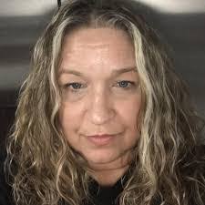 Stacey Allen's Instagram, Twitter & Facebook