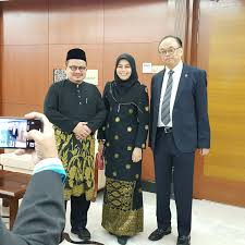 Dato kemudian dilantik menjadi timbalan menteri pembangunan, berkuatkuasa mulai 10 ogos 2018. Utusan Malaysia On Twitter Sekitar Upacara Angkat Sumpah 222 Ahli Parlimen Bagi Penggal Parlimen Ke 14 Di Dewan Rakyat Hari Ini Timbalan Menteri Industri Utama Shamsul Iskandar Md Akin Kiri Ketua Wanita Umno Datuk
