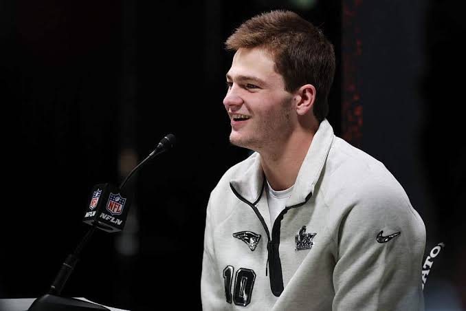 Drake Maye says he has 'turned a corner' with shoulder injury - 98.5 The  Sports Hub - Boston's Home For Sports
