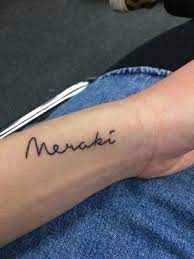 Tatuajes Minimalistas Diseno Para Hombre O Mujer Y Su Significado Diseno Tatuajes Minimalistas Brazos Tatuados Tatuaje Del Amor Propio Te ofrecemos palabras para ser tatuadas que merece la pena llevar escritas sobre el cuerpo. pinterest