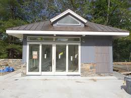 The poolhouse's architecture is in total harmony with the pool and. Summer S Here Pool House Design Tips Ideas Lda Architecture And Interiors