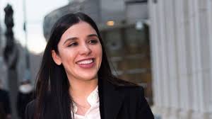Emma modesta coronel, abd hazine bakanlığı tarafından yabancı narkotik kingpin atama altında yaptırım uygulanan bir coronel , meksika , durango , canelas'ta 2007 kahve ve guava festivali güzellik yarışmasına katıldı. El Chapo S Beauty Queen Wife Shows Unwavering Support Ctv News