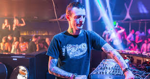 Joel performed at minecon, as he is a fan of minecraft the video game. Deadmau5 Gets A Pubg Frying Pan Tattoo Dbltap