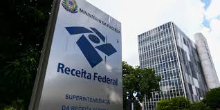 A restituição do imposto de renda 2021 causa muitas dúvidas nas pessoas que fizeram suas declarações do imposto de renda e terão que receber sua a sua declaração do imposto de renda é feita pelo site da receita federal e lá você baixa um programa em que você só precisará preencher. Calendario De Restituicoes Nao Muda Com Novo Prazo Do Imposto
