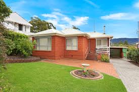 40 Beverley Avenue Unanderra Nsw 2526 Domain