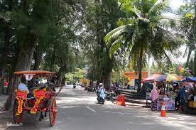 Selain menenangkan pikiran, jogging juga bermanfaat agar lemak di dalam tubuh terbakar. Wisata Pantai Gandoriah Di Padang Pariaman