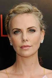 We did not find results for: 370 Charlize Theron Ideas Mallia Omorfes Gynaikes Diashmothtes