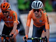 She's a lover of life, an adventurer, loyal in her friendships, inquisitive, happy and grateful in an almost childlike manner with everything this bike racing adventure brings her. Van Vleuten Staat Voor Rentree Na Zwaarste Blessure Ooit Wielrennen Ad Nl