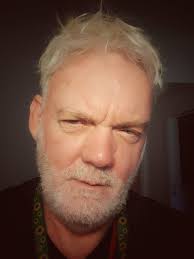 Another day, another custom Starcaster for Tom Delonge. Check out this worn  through Surf Green, Black, and Shell Pink wonder from Brian Thrasher. What  would you name this color combo?