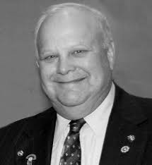 Governor Don Raises the Dream Catcher to Kiwanians