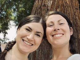 Kim Eads's Instagram, Twitter & Facebook