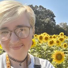 connor patrick🌻 (@hotel_stares)