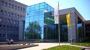Most of the buildings can be found in egyetemváros (university town), a part of the city of miskolc.its area is about 850,000 square metres. Selmecbanyarol Miskolcra A Miskolci Egyetem Tortenete Szemelvenyek Miskolc Varos Tortenelmebol