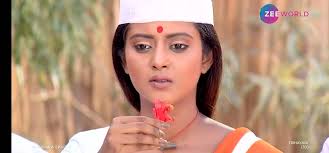 Zee and Meelay's physical appearance comparison