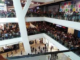 Maybe you would like to learn more about one of these? This Is What Happens When Malaysia Has An Apple Sale Video Malaysia Malay Mail