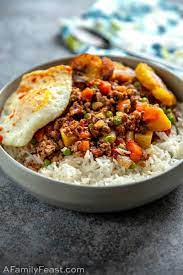 Filipino Picadillo Is A Delicious One Skillet Dinner Made With Ground Beef Potatoes Raisins And Vegetables Beef Recipes For Dinner Giniling Recipe Picadillo