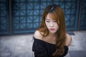 The lighter the hair colour base you're starting with the more intense henna auburn you'll go ! Hd Wallpaper Asian Women Dyed Hair Auburn Hair Pink Lipstick Bare Shoulders Wallpaper Flare
