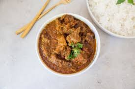 Since i do not have access to mawal flowers i modified the recipe to begin making the yogurt lamb curry recipe, first soak kashmiri red chilies in water for about 30 minutes. Indian Lamb Curry Recipe