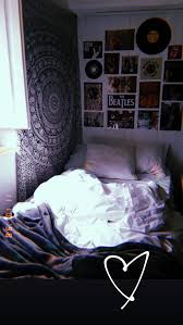 Pin By Anastacia Jahn On Bgc Room Ideas Bedroom Indie Room Room Decor