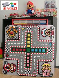 Plateau De Jeu Petits Chevaux Mario Kart Geek Hama Mini Fait Main La Couleur Peut Legerement Varier Selon Perler Crafts Hama Beads Design Perler Beads Designs